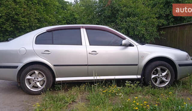 Серый Шкода Октавия, объемом двигателя 1.6 л и пробегом 220 тыс. км за 5800 $, фото 1 на Automoto.ua