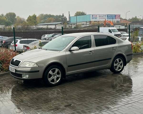 Сірий Шкода Октавія, об'ємом двигуна 1.6 л та пробігом 254 тис. км за 6200 $, фото 1 на Automoto.ua