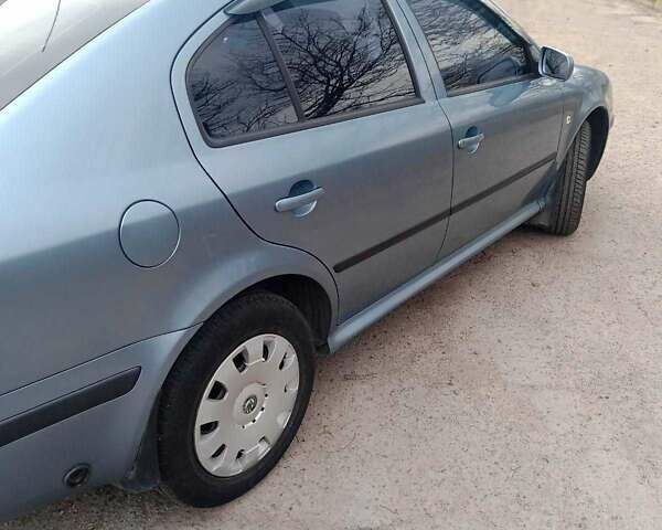 Сірий Шкода Октавія, об'ємом двигуна 1.6 л та пробігом 300 тис. км за 5500 $, фото 1 на Automoto.ua