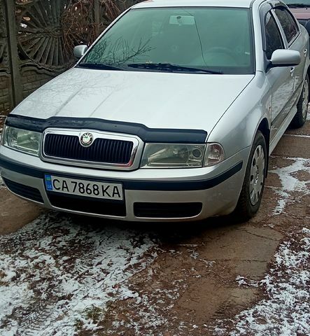 Серый Шкода Октавия, объемом двигателя 1.6 л и пробегом 201 тыс. км за 5300 $, фото 1 на Automoto.ua