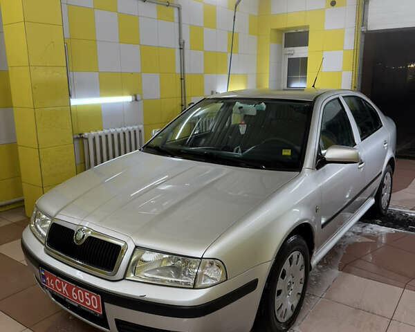 Серый Шкода Октавия, объемом двигателя 1.6 л и пробегом 284 тыс. км за 5700 $, фото 1 на Automoto.ua