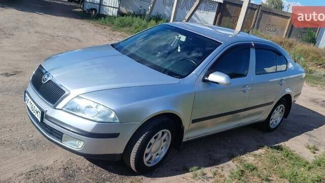 Сірий Шкода Октавія, об'ємом двигуна 1.6 л та пробігом 296 тис. км за 5000 $, фото 1 на Automoto.ua