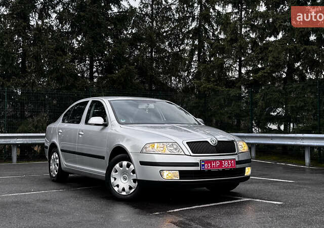 Серый Шкода Октавия, объемом двигателя 1.6 л и пробегом 197 тыс. км за 6999 $, фото 1 на Automoto.ua