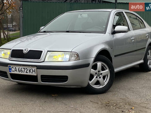 Серый Шкода Октавия, объемом двигателя 1.6 л и пробегом 275 тыс. км за 5500 $, фото 1 на Automoto.ua