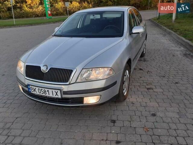 Серый Шкода Октавия, объемом двигателя 1.6 л и пробегом 283 тыс. км за 5800 $, фото 1 на Automoto.ua