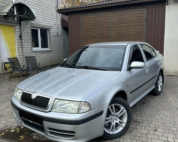 Серый Шкода Октавия, объемом двигателя 1.8 л и пробегом 217 тыс. км за 6200 $, фото 1 на Automoto.ua