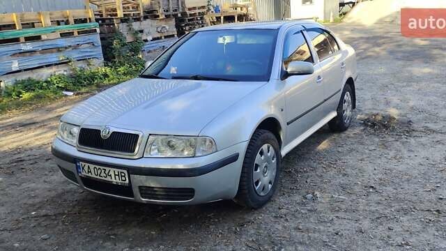 Серый Шкода Октавия, объемом двигателя 1.6 л и пробегом 179 тыс. км за 4900 $, фото 1 на Automoto.ua