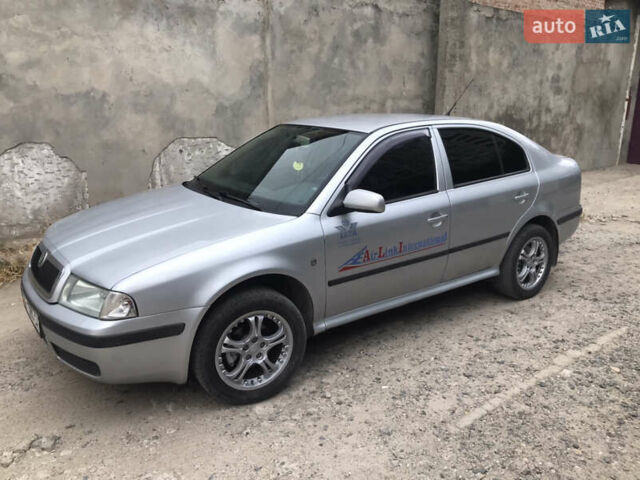 Серый Шкода Октавия, объемом двигателя 1.6 л и пробегом 227 тыс. км за 5400 $, фото 1 на Automoto.ua