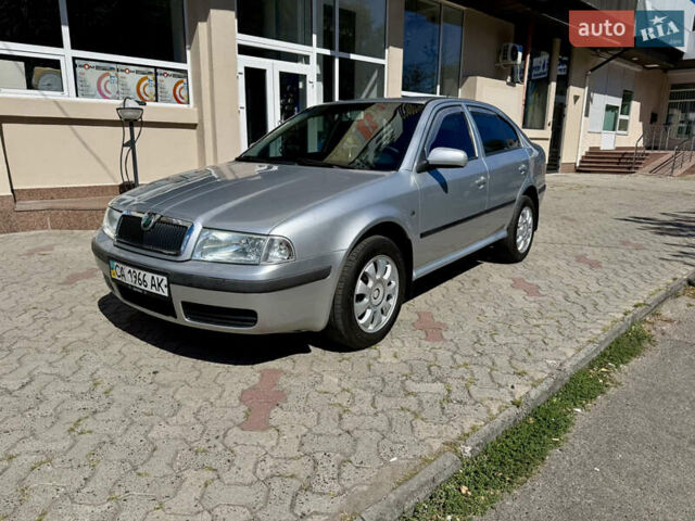 Серый Шкода Октавия, объемом двигателя 1.6 л и пробегом 172 тыс. км за 6200 $, фото 1 на Automoto.ua