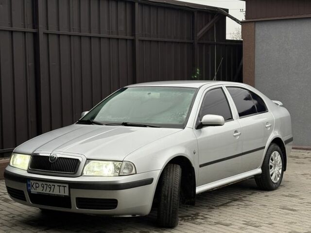 Серый Шкода Октавия, объемом двигателя 1.6 л и пробегом 235 тыс. км за 4900 $, фото 1 на Automoto.ua