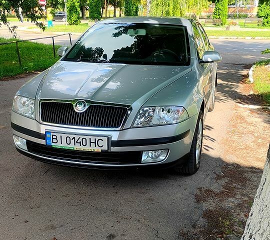 Сірий Шкода Октавія, об'ємом двигуна 1.6 л та пробігом 65 тис. км за 10000 $, фото 1 на Automoto.ua