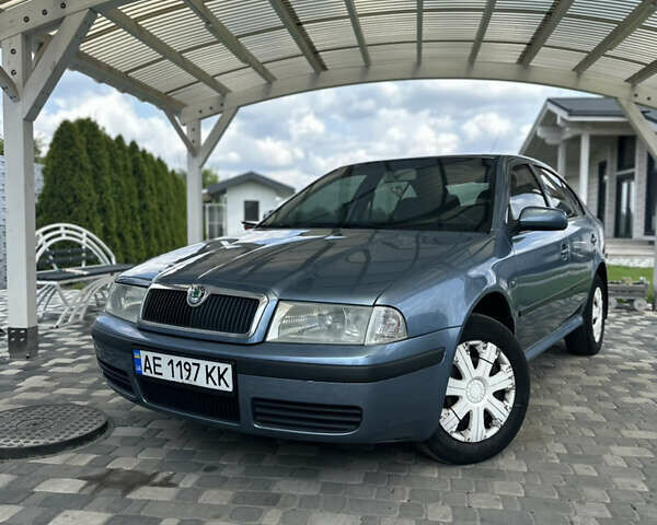 Серый Шкода Октавия, объемом двигателя 1.6 л и пробегом 300 тыс. км за 5200 $, фото 1 на Automoto.ua