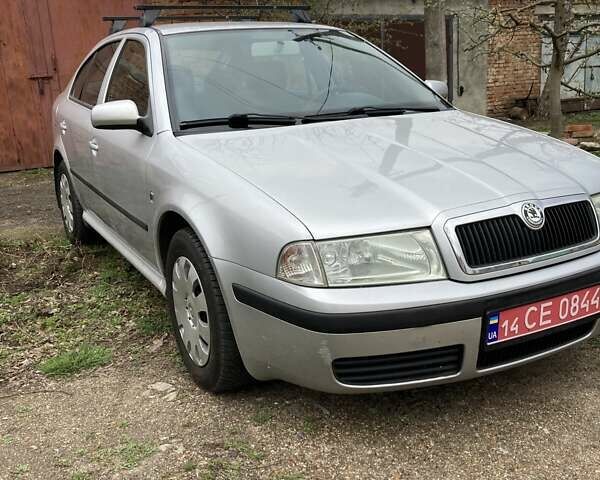 Серый Шкода Октавия, объемом двигателя 1.6 л и пробегом 200 тыс. км за 5499 $, фото 1 на Automoto.ua