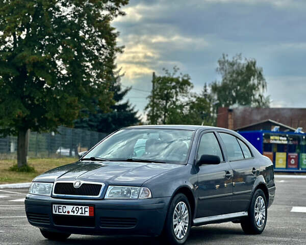 Серый Шкода Октавия, объемом двигателя 1.6 л и пробегом 155 тыс. км за 6700 $, фото 1 на Automoto.ua