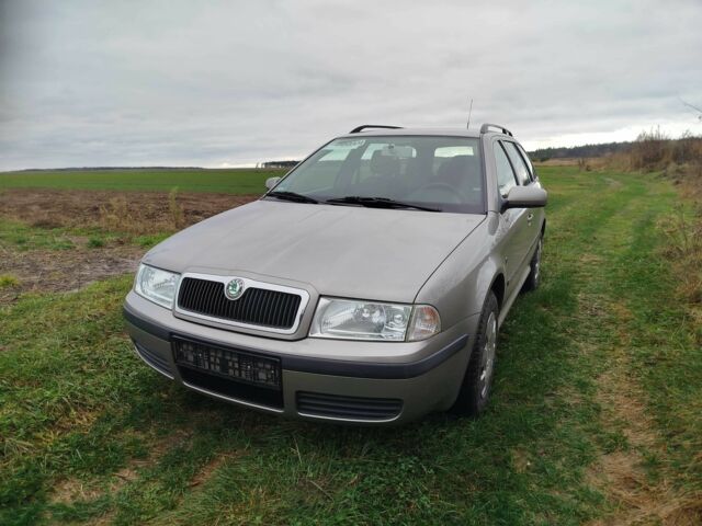 Серый Шкода Октавия, объемом двигателя 1.6 л и пробегом 210 тыс. км за 6800 $, фото 1 на Automoto.ua