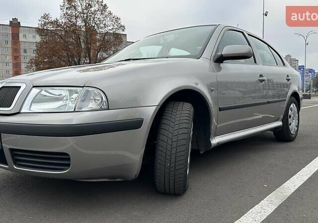 Серый Шкода Октавия, объемом двигателя 1.6 л и пробегом 188 тыс. км за 5900 $, фото 1 на Automoto.ua