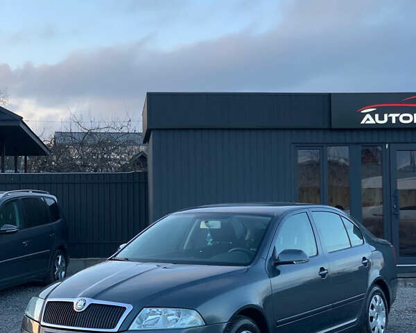 Серый Шкода Октавия, объемом двигателя 1.6 л и пробегом 193 тыс. км за 6300 $, фото 1 на Automoto.ua