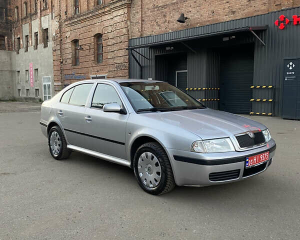 Серый Шкода Октавия, объемом двигателя 1.6 л и пробегом 207 тыс. км за 6300 $, фото 1 на Automoto.ua