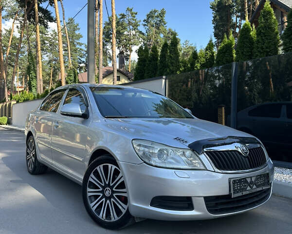 Серый Шкода Октавия, объемом двигателя 1.4 л и пробегом 205 тыс. км за 6800 $, фото 1 на Automoto.ua