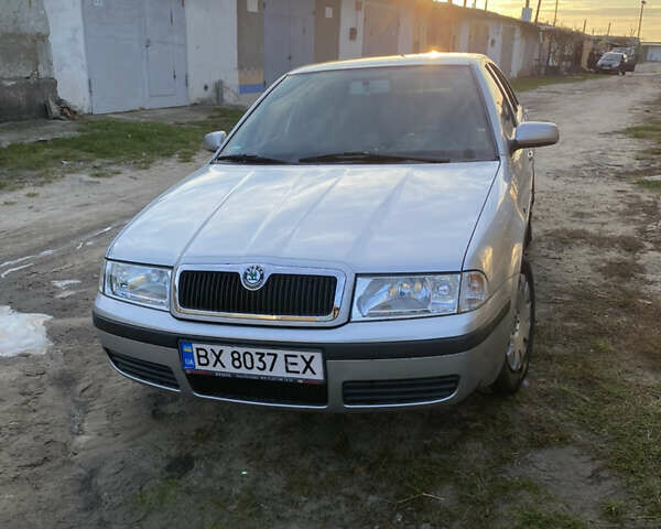 Сірий Шкода Октавія, об'ємом двигуна 1.6 л та пробігом 210 тис. км за 5600 $, фото 1 на Automoto.ua