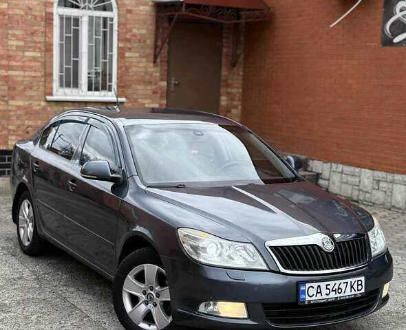Серый Шкода Октавия, объемом двигателя 1.8 л и пробегом 238 тыс. км за 7600 $, фото 1 на Automoto.ua