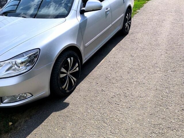 Серый Шкода Октавия, объемом двигателя 1.9 л и пробегом 239 тыс. км за 8000 $, фото 1 на Automoto.ua