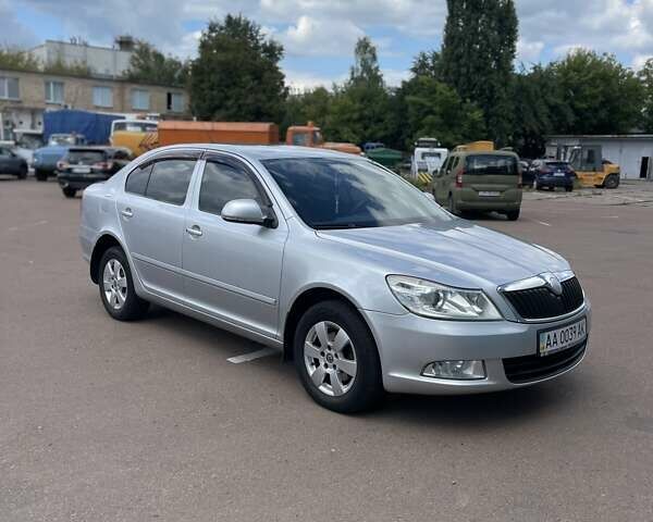 Серый Шкода Октавия, объемом двигателя 1.6 л и пробегом 260 тыс. км за 7900 $, фото 1 на Automoto.ua