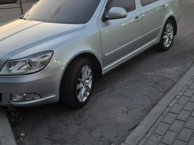 Серый Шкода Октавия, объемом двигателя 1.8 л и пробегом 212 тыс. км за 8300 $, фото 1 на Automoto.ua