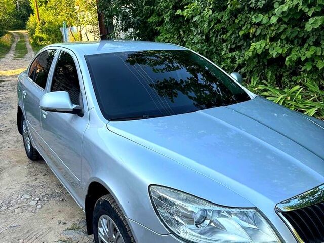 Сірий Шкода Октавія, об'ємом двигуна 1.8 л та пробігом 173 тис. км за 7200 $, фото 1 на Automoto.ua
