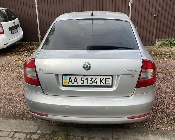 Серый Шкода Октавия, объемом двигателя 1.8 л и пробегом 210 тыс. км за 6900 $, фото 1 на Automoto.ua