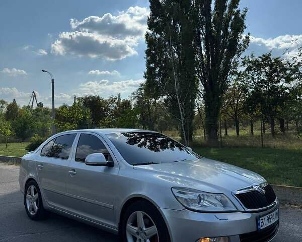 Сірий Шкода Октавія, об'ємом двигуна 1.8 л та пробігом 221 тис. км за 8000 $, фото 1 на Automoto.ua