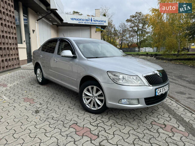 Шкода Октавия 2011 в Черкассах на Automoto.ua Серый Шкода Октавия, объемом двигателя 1.6 л и пробегом 183 тыс. км за 8700 $, фото 1 на Automoto.ua