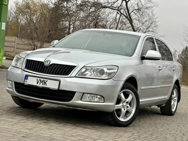 Серый Шкода Октавия, объемом двигателя 1.6 л и пробегом 221 тыс. км за 7600 $, фото 1 на Automoto.ua