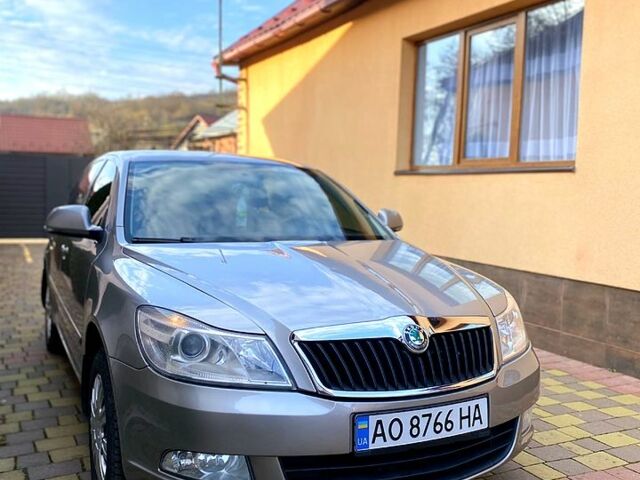 Серый Шкода Октавия, объемом двигателя 1.8 л и пробегом 185 тыс. км за 7500 $, фото 1 на Automoto.ua
