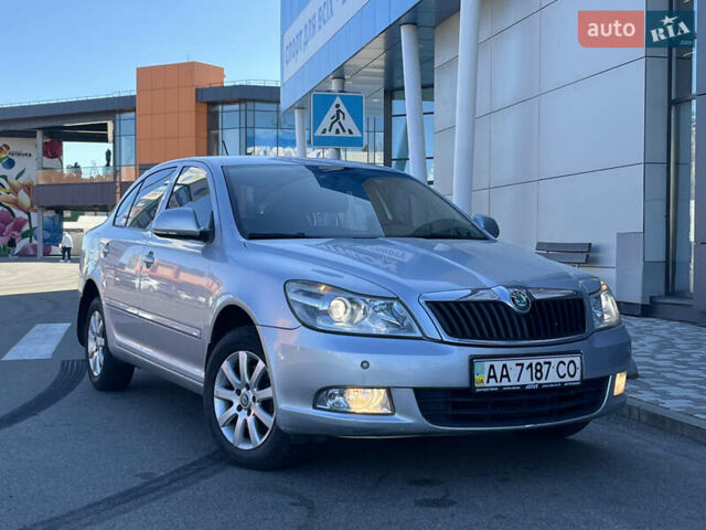 Серый Шкода Октавия, объемом двигателя 1.8 л и пробегом 215 тыс. км за 6990 $, фото 1 на Automoto.ua