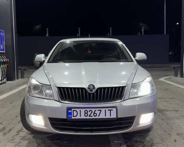 Серый Шкода Октавия, объемом двигателя 1.8 л и пробегом 175 тыс. км за 7300 $, фото 1 на Automoto.ua