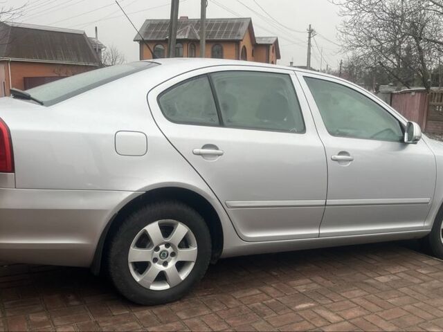 Серый Шкода Октавия, объемом двигателя 1.6 л и пробегом 183 тыс. км за 8300 $, фото 1 на Automoto.ua