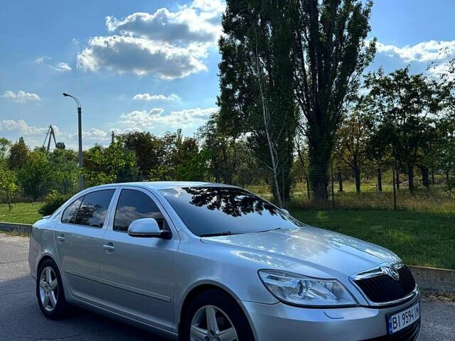 Сірий Шкода Октавія, об'ємом двигуна 1.8 л та пробігом 221 тис. км за 8000 $, фото 1 на Automoto.ua