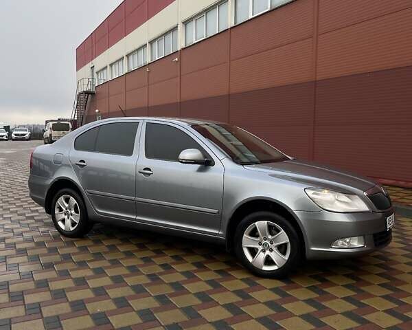 Серый Шкода Октавия, объемом двигателя 1.8 л и пробегом 239 тыс. км за 8800 $, фото 1 на Automoto.ua