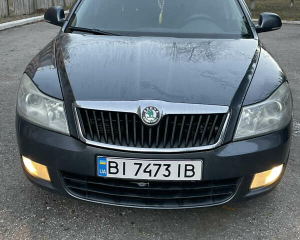 Серый Шкода Октавия, объемом двигателя 1.6 л и пробегом 180 тыс. км за 7500 $, фото 1 на Automoto.ua