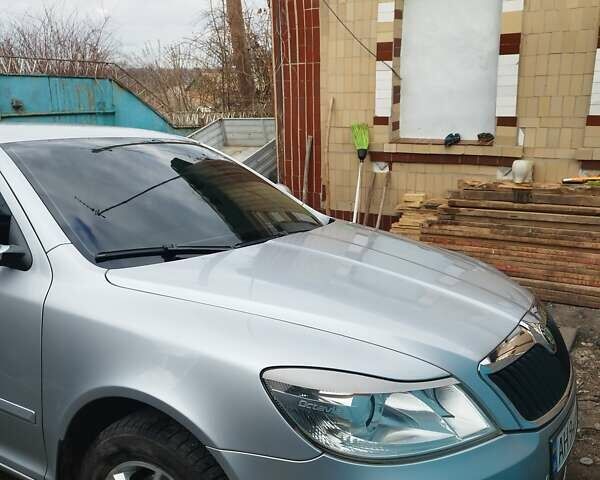 Серый Шкода Октавия, объемом двигателя 1.6 л и пробегом 223 тыс. км за 9200 $, фото 1 на Automoto.ua