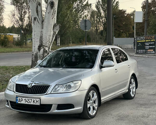 Сірий Шкода Октавія, об'ємом двигуна 1.6 л та пробігом 300 тис. км за 6999 $, фото 1 на Automoto.ua