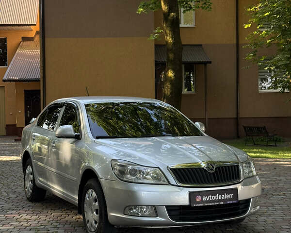 Сірий Шкода Октавія, об'ємом двигуна 2 л та пробігом 254 тис. км за 8400 $, фото 1 на Automoto.ua