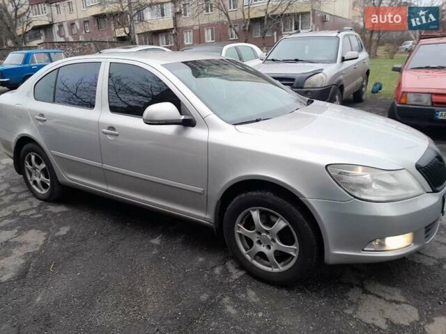 Сірий Шкода Октавія, об'ємом двигуна 1.8 л та пробігом 450 тис. км за 8000 $, фото 1 на Automoto.ua