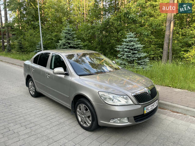 Серый Шкода Октавия, объемом двигателя 1.8 л и пробегом 185 тыс. км за 7600 $, фото 1 на Automoto.ua