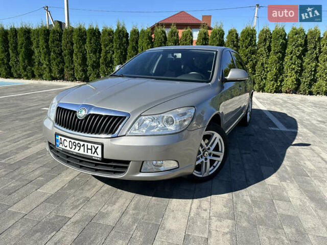 Серый Шкода Октавия, объемом двигателя 1.6 л и пробегом 241 тыс. км за 8200 $, фото 1 на Automoto.ua