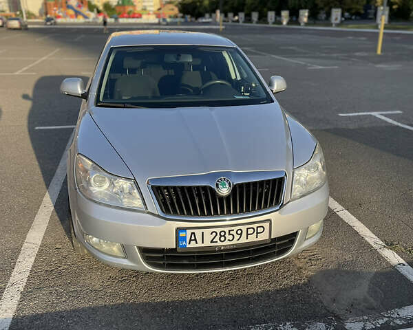 Сірий Шкода Октавія, об'ємом двигуна 1.8 л та пробігом 185 тис. км за 8000 $, фото 1 на Automoto.ua