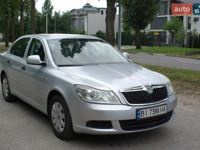 Серый Шкода Октавия, объемом двигателя 1.6 л и пробегом 217 тыс. км за 9200 $, фото 1 на Automoto.ua