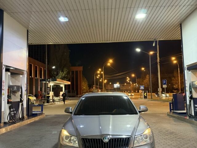 Сірий Шкода Октавія, об'ємом двигуна 1.6 л та пробігом 262 тис. км за 4500 $, фото 1 на Automoto.ua