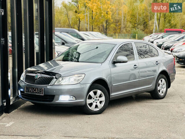 Серый Шкода Октавия, объемом двигателя 1.8 л и пробегом 245 тыс. км за 8400 $, фото 1 на Automoto.ua